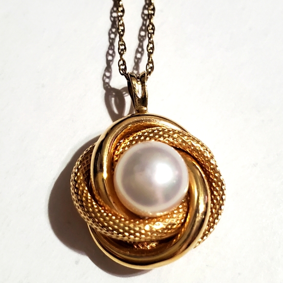 14K Gold Pearl Pendant Necklace - Picture 1 of 17